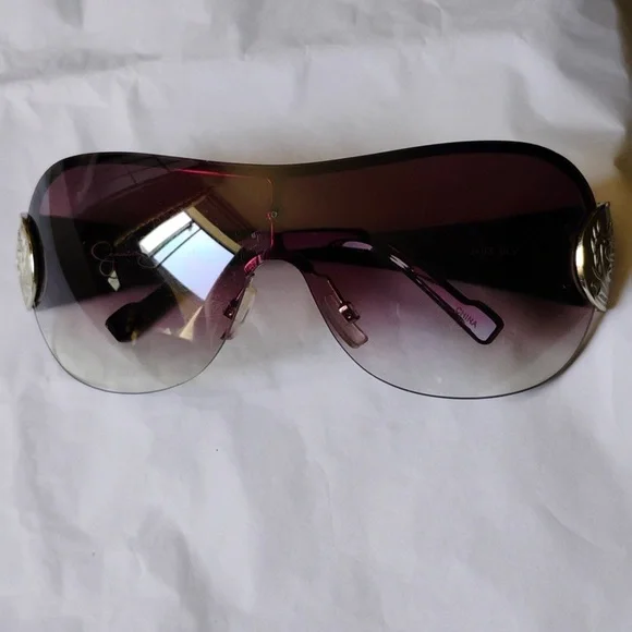 Jessica Simpson Black Shield Sunglasses with Brown Gradient Lenses Over-Sized Oval Sunglasses in Black – Jessica Simpson main image 4
